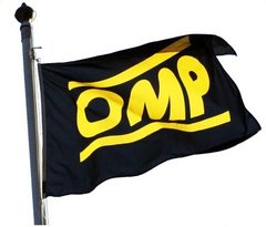 OMP X/867, флаг с логотипом OMP, 1000x1500 мм.